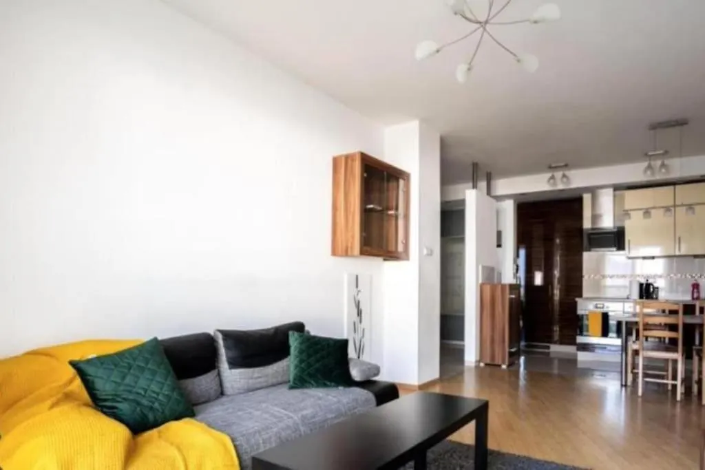 Urban Chic - One Bedroom Apartment - Luxury Warsaw Stays - Platinum Towers